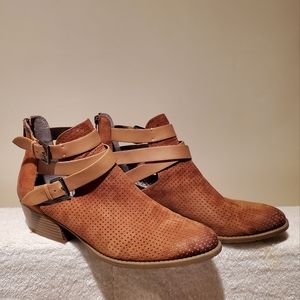 Kenneth Cole Reaction Ankle Boots